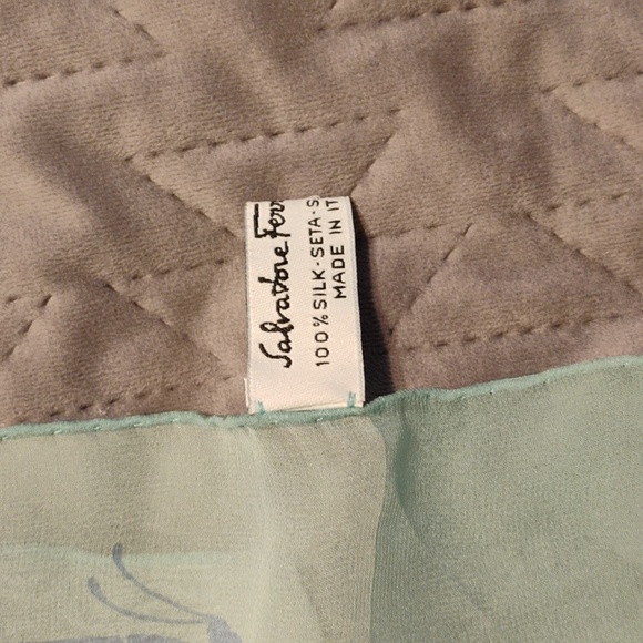 Silk scarf Salvatore Ferragamo - Picture 3 of 3